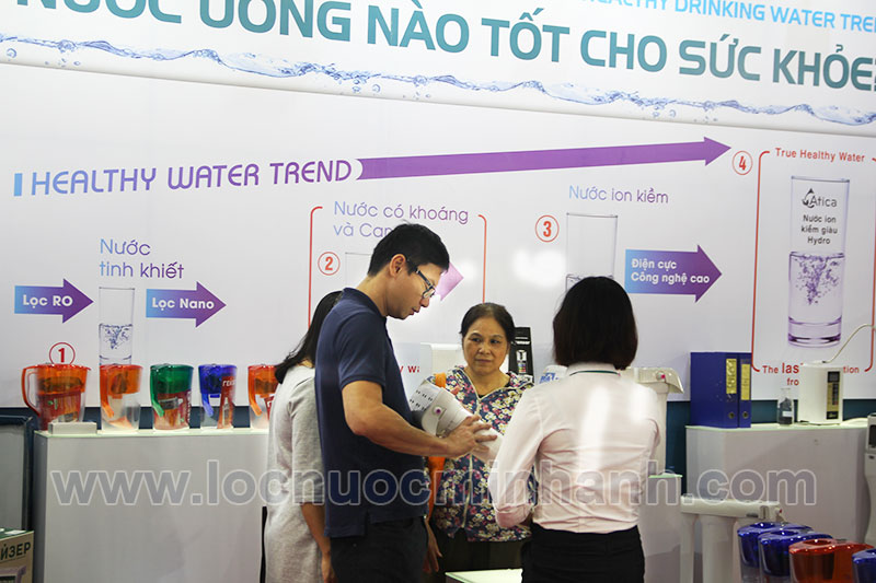 Máy lọc nước ion kiềm giàu hydro được Minh Anh water giới thiệu tại Vietbuild