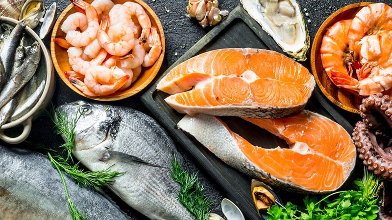 cá hồi chứa dưỡng chất giúp tăng chiều cao trẻ
