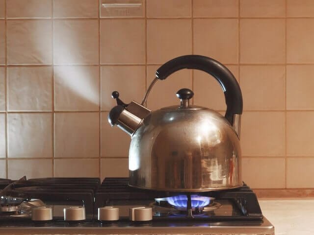 đun nước sôi trước khi dùng