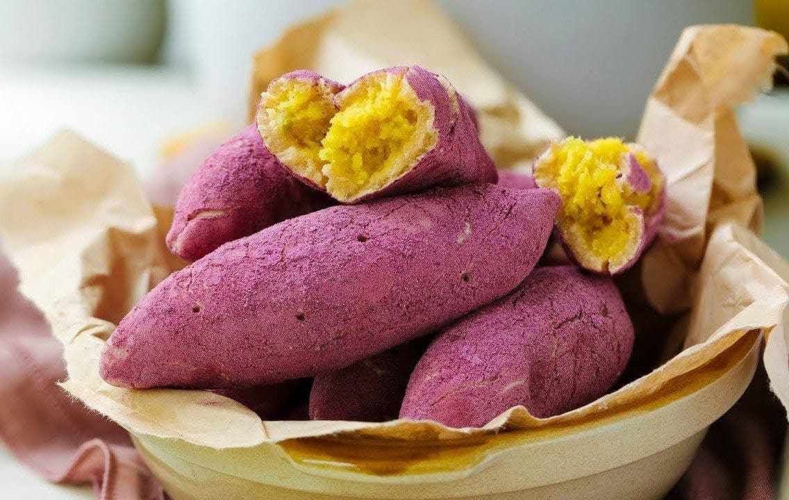 một trong những thực phẩm giàu canxi cho bà bầu là khoai lang