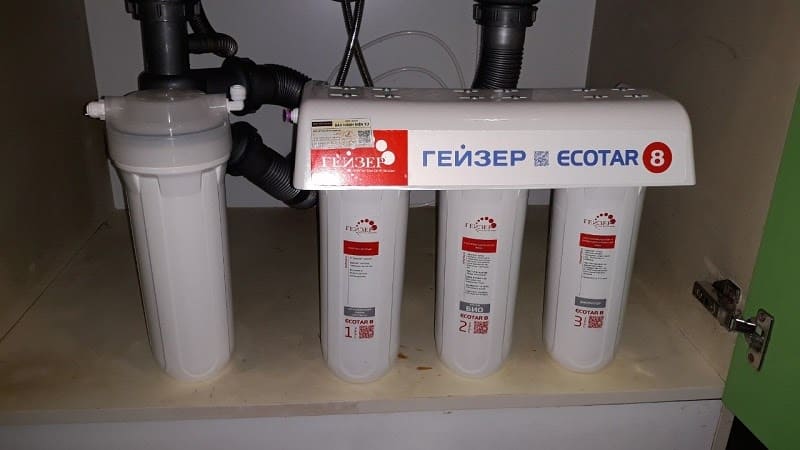 Lắp đặt máy lọc nước Geyser Ecotar 8 trong tủ