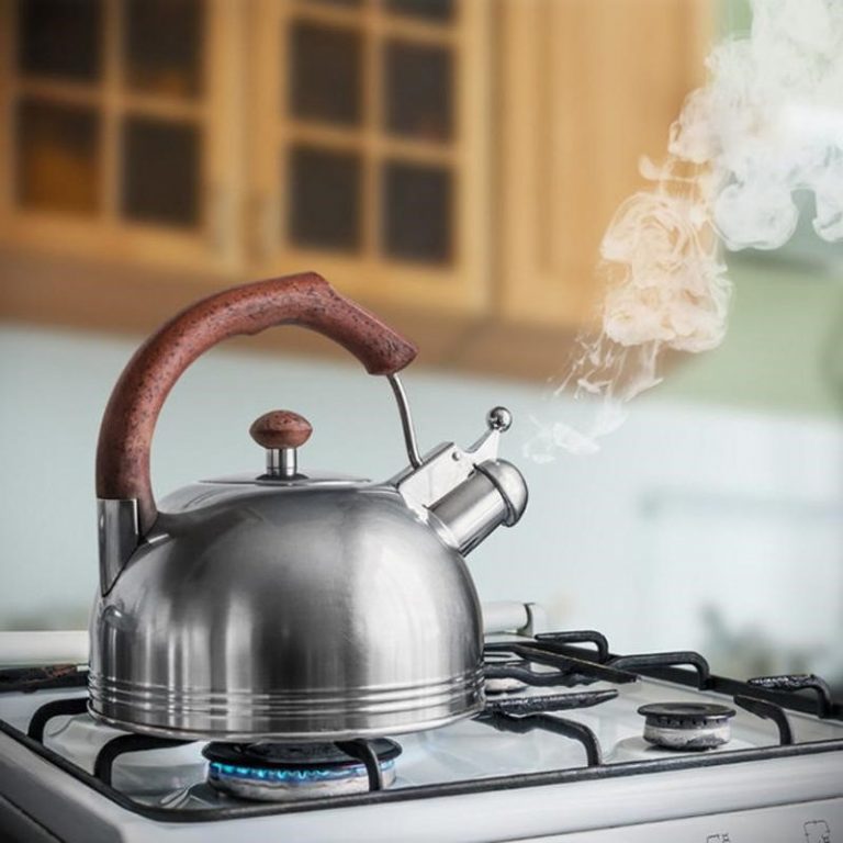 Nước đun sôi để nguội không thể loại bỏ hết các kim loại nặng trong nước